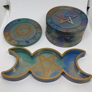 Unique Resin Black and Gold Crescent Moon Tray Set